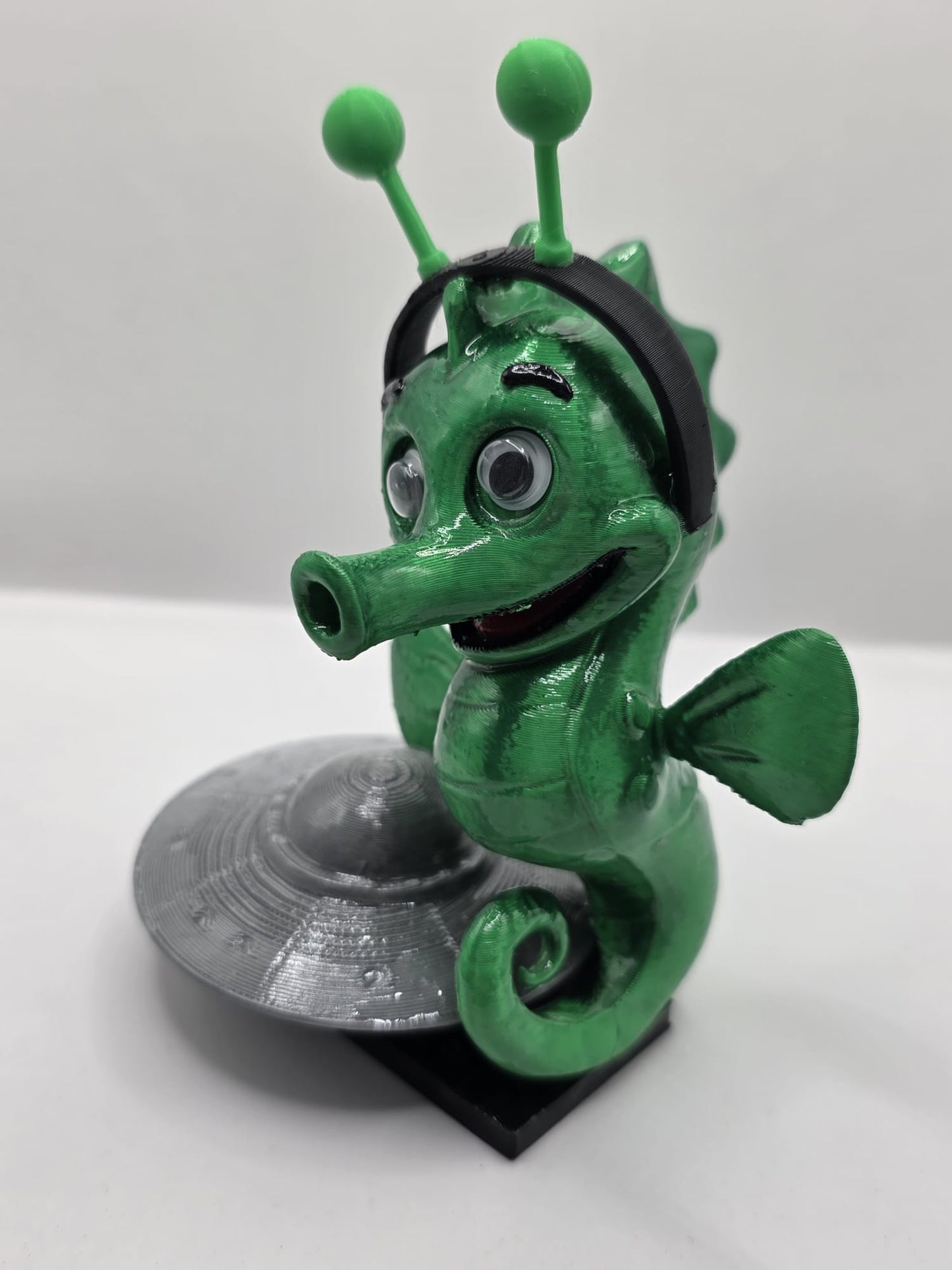 Riley: The Super Smart Seahorse - Fun Seaside Character Figure