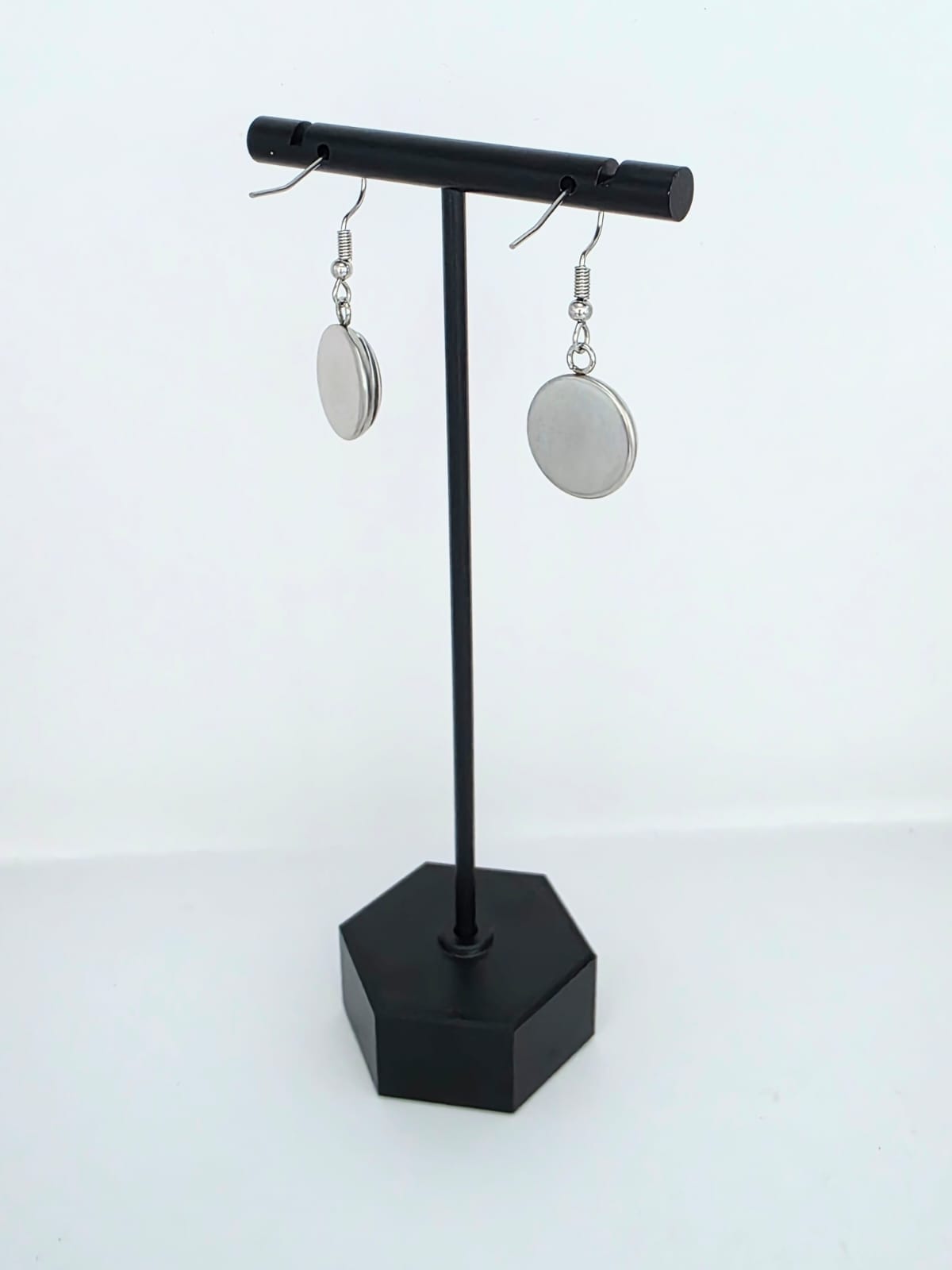 Attack on Titan Inspired Levi & Hange 14 mm Earrings