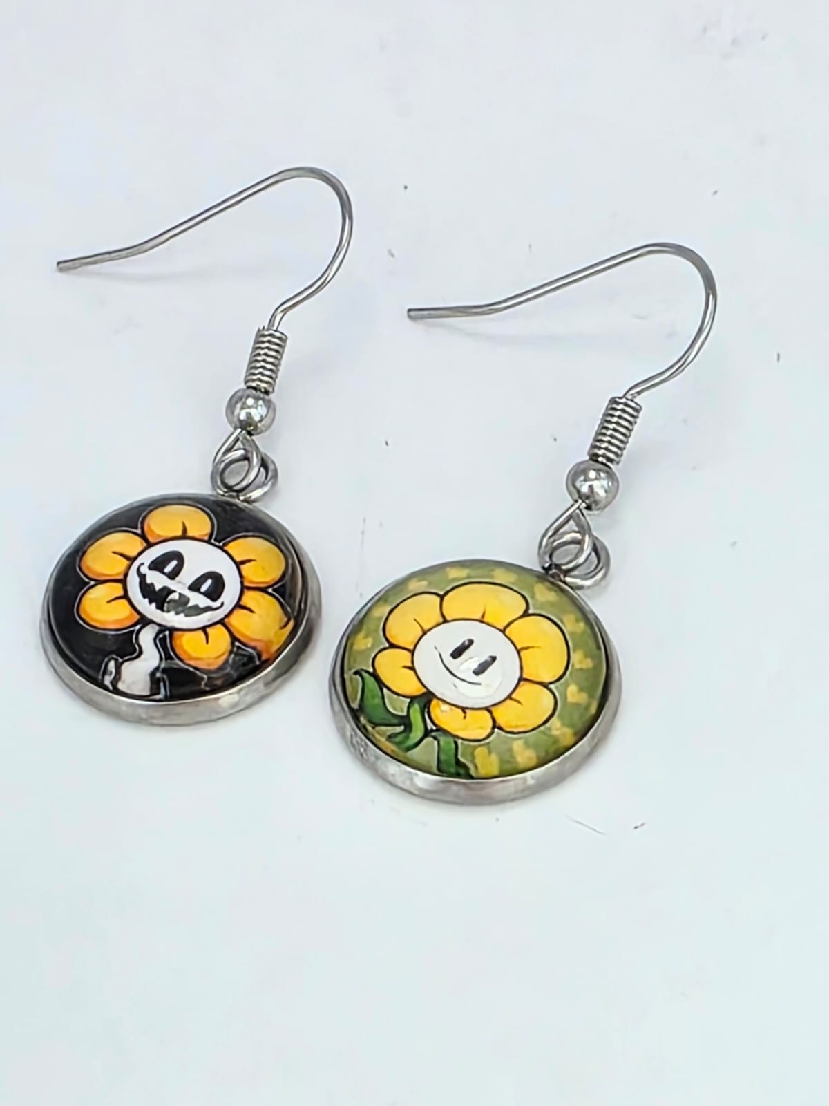 Undertale Inspired Flowey & Evil Flowey Dangle Earrings