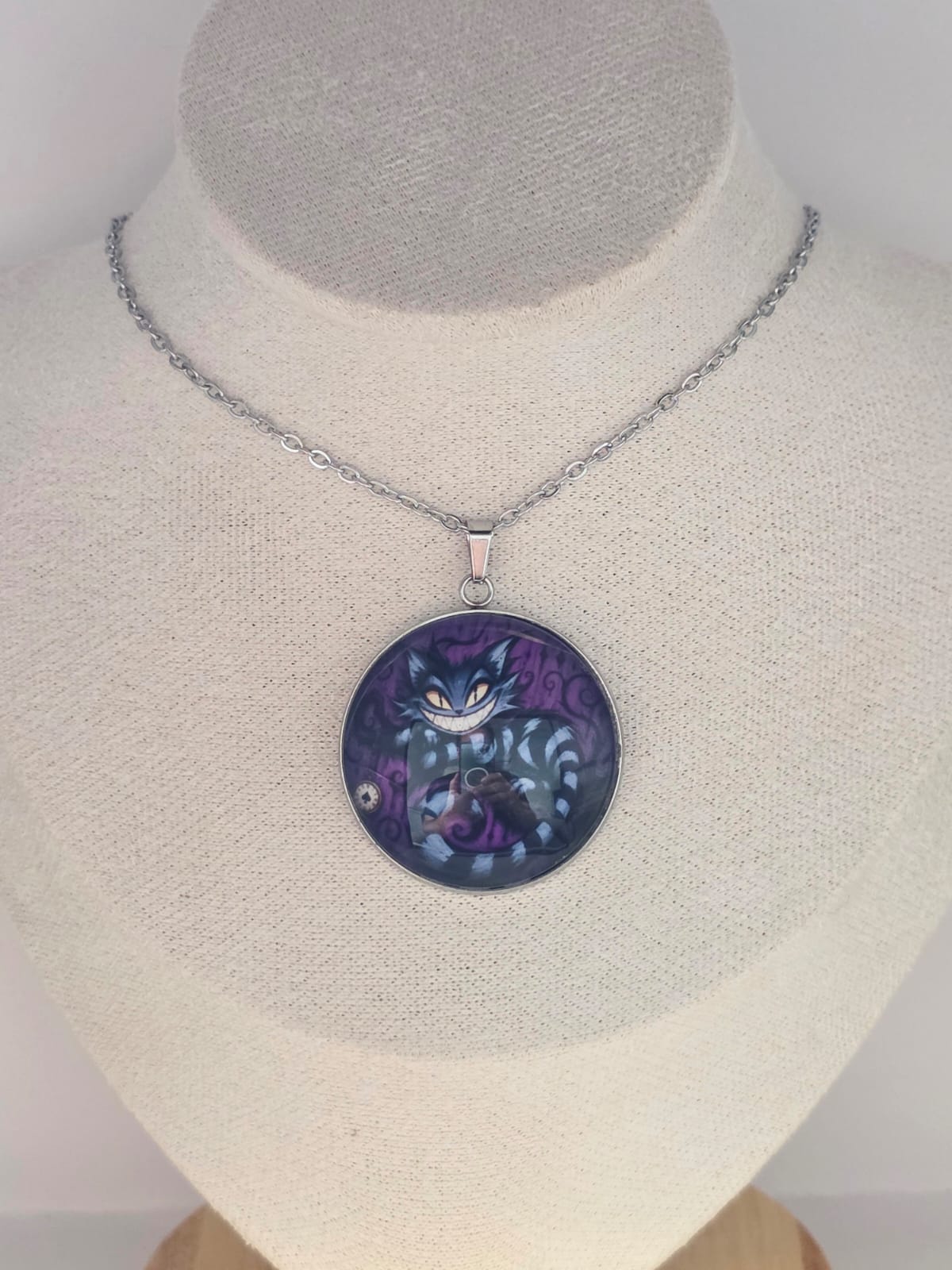Alice in Wonderland Inspired Cheshire Cat 30mm Pendant Stainless Steel 20 Inch Necklace